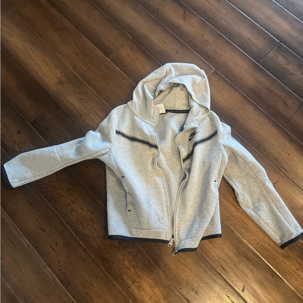 Nike tech fleece jacket boys medium
